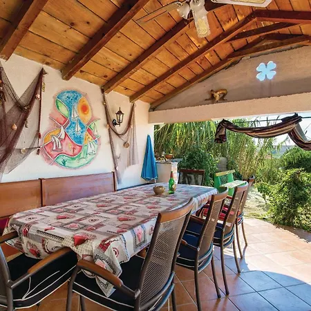 1 Bedroom Stunning In