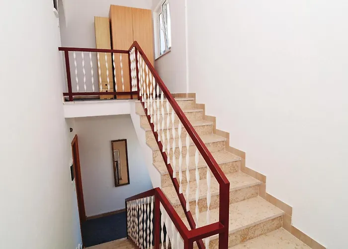 Apartment 1 Bedroom In Dinjiška