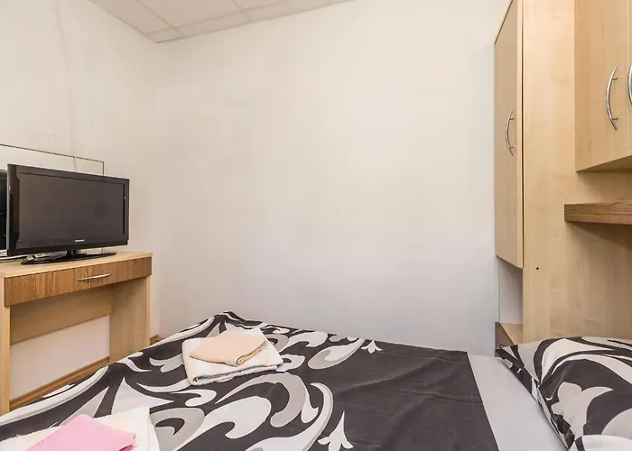 דירה 1 Bedroom In