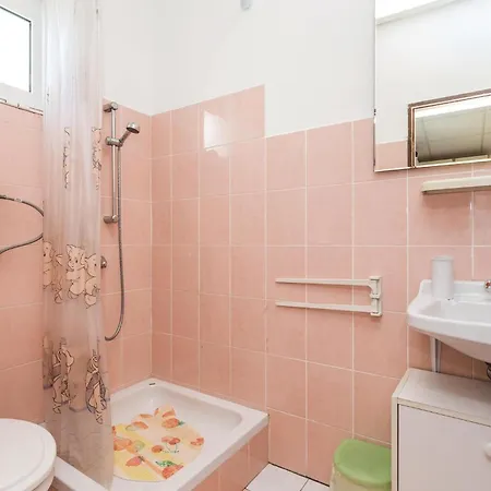 Awesome In With Kitchen Apartamento Dinjiška